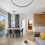 Luxe žaliakalnis Lägenhet *